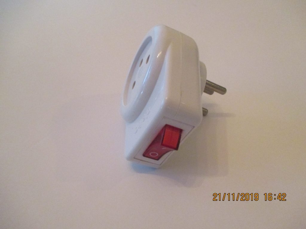 שקע-תקע עם מפסק