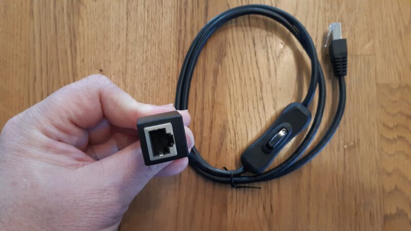 מפסק לכבל רשת לראוטר אלחוטי  POC בכיתה