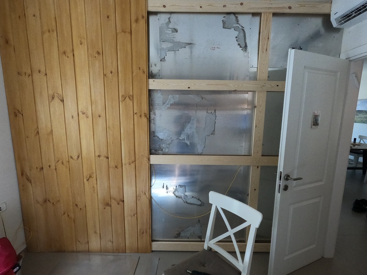 You are currently viewing מיגון קיר בחדר שינה שמצידו השני ארון חשמל – הסברים ודוגמא